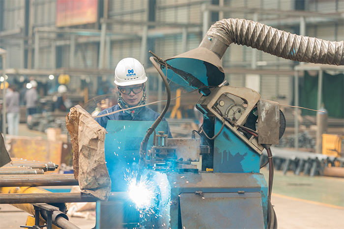 河西网架自动化焊接